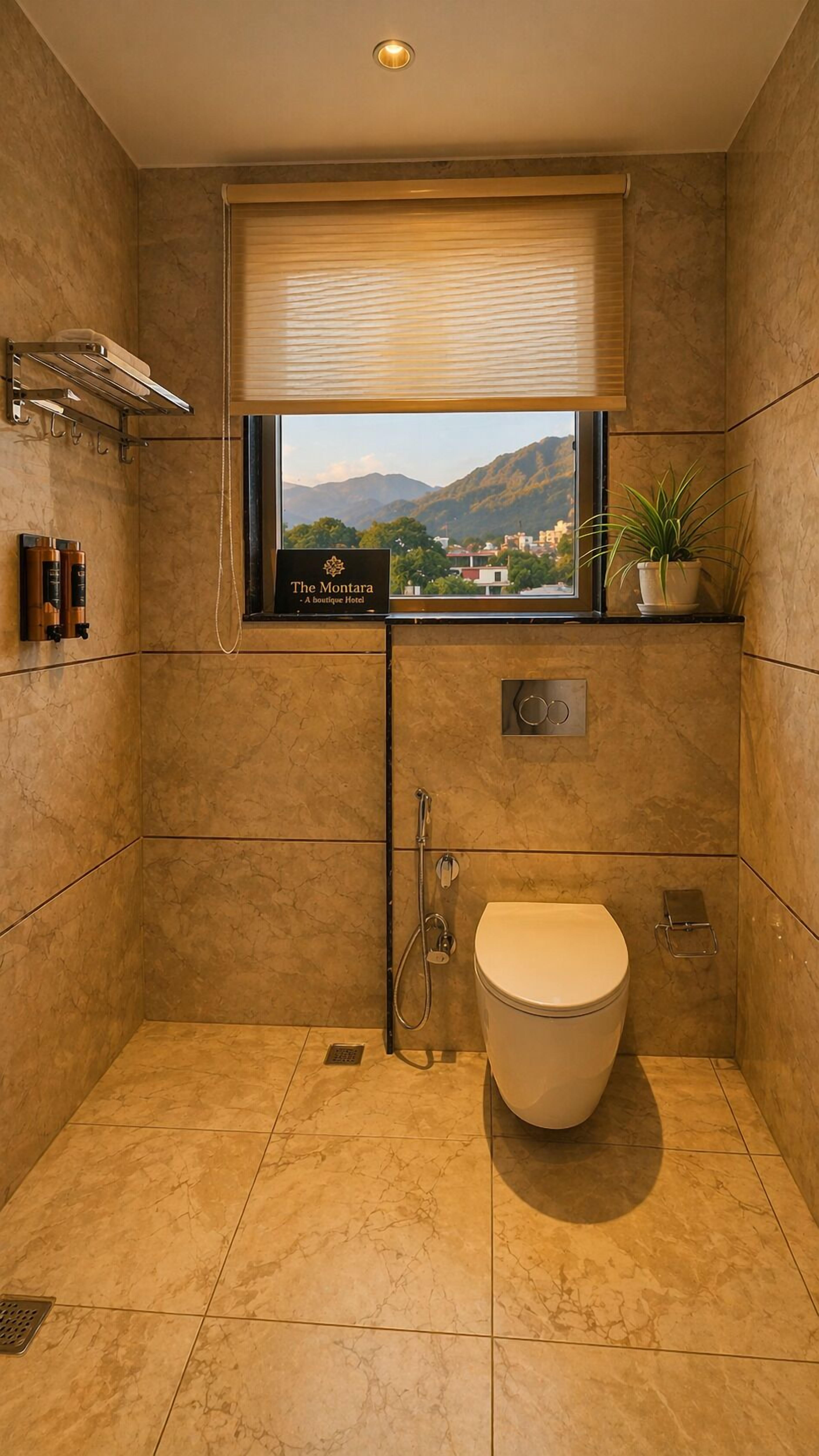 Camera Premium, 1 letto king, vista fiume | Bagno | Pantofole, asciugamani, sapone, shampoo