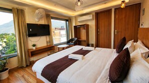 King Room with Mountain View