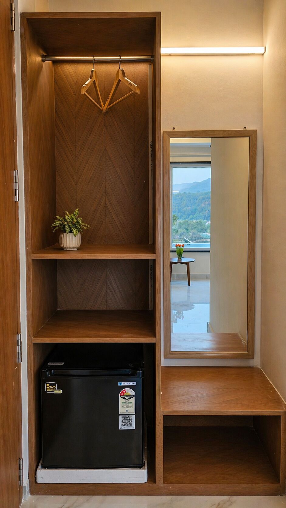 Camera Premium, 1 letto king, vista fiume | Minibar, una scrivania, postazione laptop, Wi-Fi gratuito