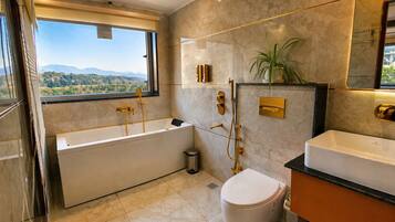 Suite with Mountain View | Minibar, desk, laptop workspace, free WiFi
