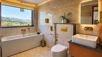 Suite with Mountain View | Bathroom