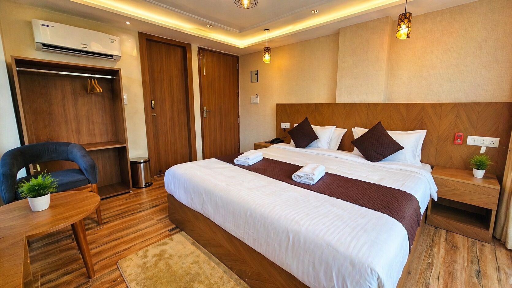 King Room with Mountain View