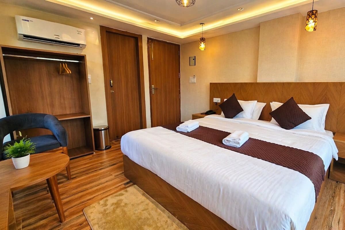 King Room with Mountain View