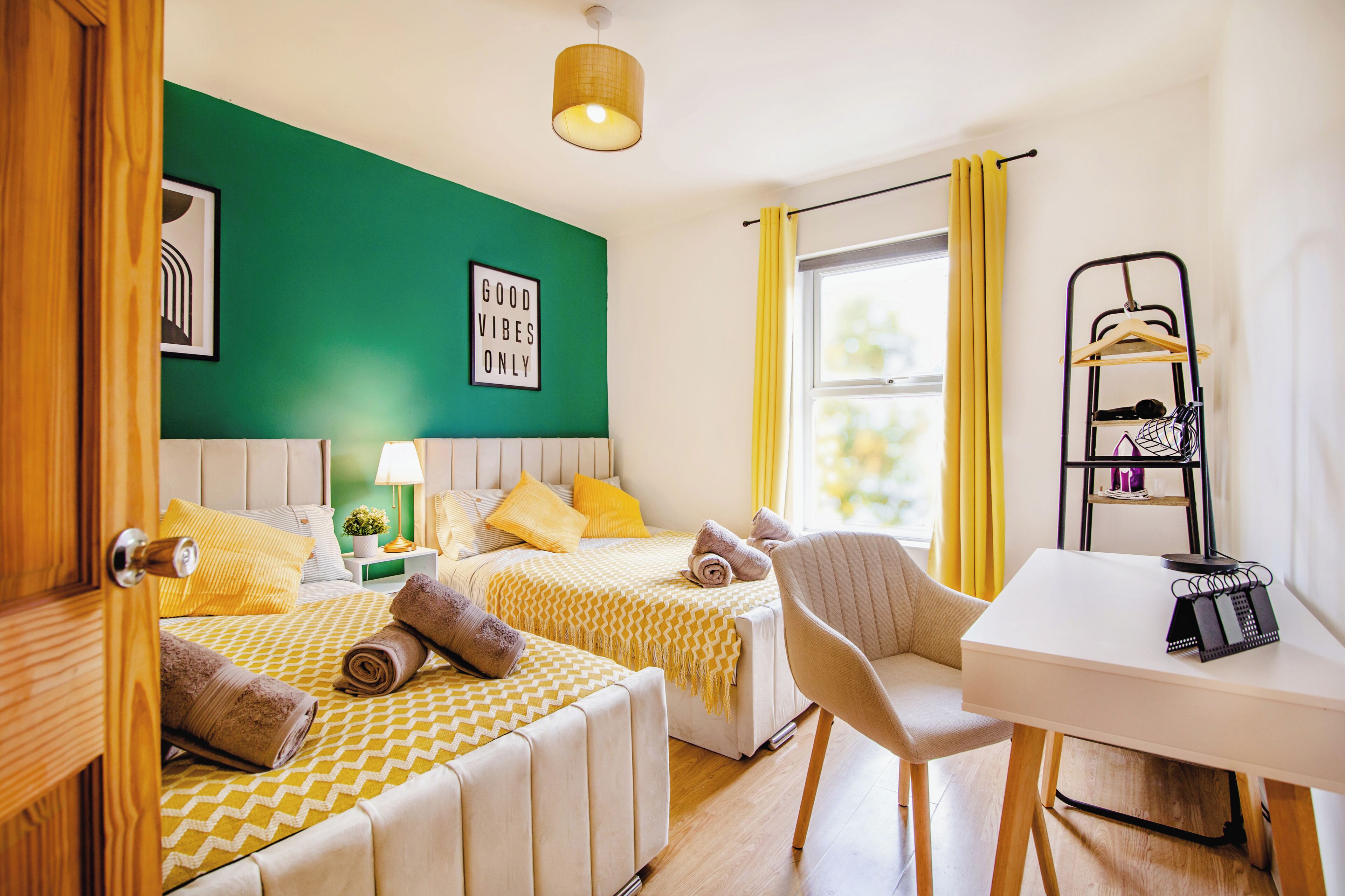 4 bedrooms, desk, iron/ironing board, free WiFi