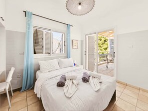 3 bedrooms, travel cot, free WiFi, bed sheets - Villa Marilena: Spacious Protaras Villa with Pool (Protaras)