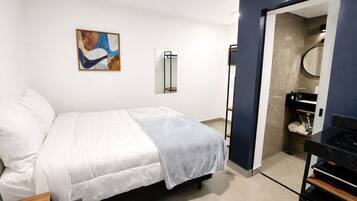 Junior Suite, Non Smoking, Air conditioning | Desk, iron/ironing board, free WiFi