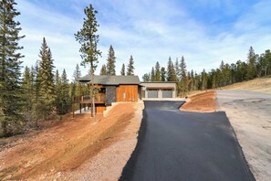 Exterior - Moondrift Station - Powderhouse Pass (Lead)