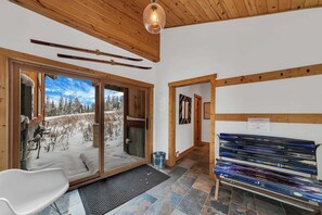 Interior - Kussy Slopeside Chalet at Terry Peak (Lead)