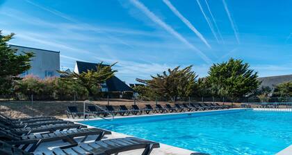 À 200m de la plage | Piscine sur place et balcon