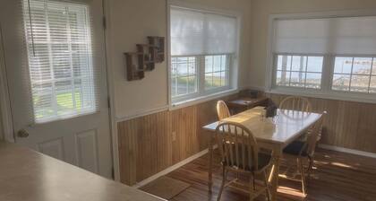Koala Escape St Albans - Champlain Cove Lakefront Sunset Retreat