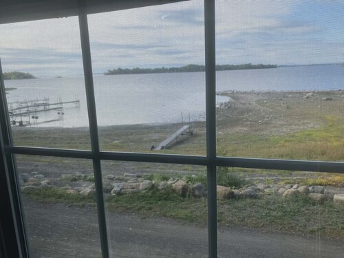 Koala Escape St Albans - Champlain Cove Lakefront Sunset Retreat