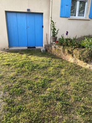 Exterior detail - Vrbo Property (Coux)