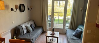 Le Cocon du lac,Sleeps 5, Pool & Lake