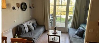 Le Cocon du lac,Sleeps 5, Pool & Lake