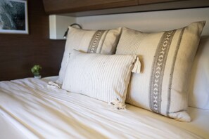 5 habitaciones, tabla de planchar con plancha, wifi y ropa de cama 