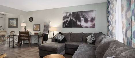 TV, fireplace, offices