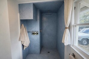 Bathroom - The 1920s Coastal Cottage (Fort Myers)