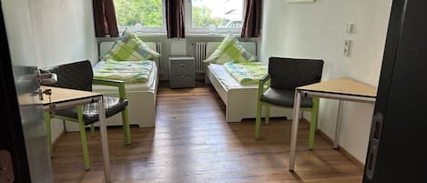 3 bedrooms, travel cot, free WiFi, bed sheets