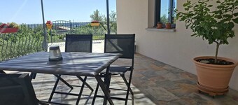 In the heart of olive groves and lavender fields, near the Gorges du Verdon!