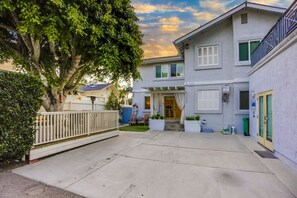 Exterior - 2BR - La Jolla Beach Retreat - BBQ & AC (San Diego)