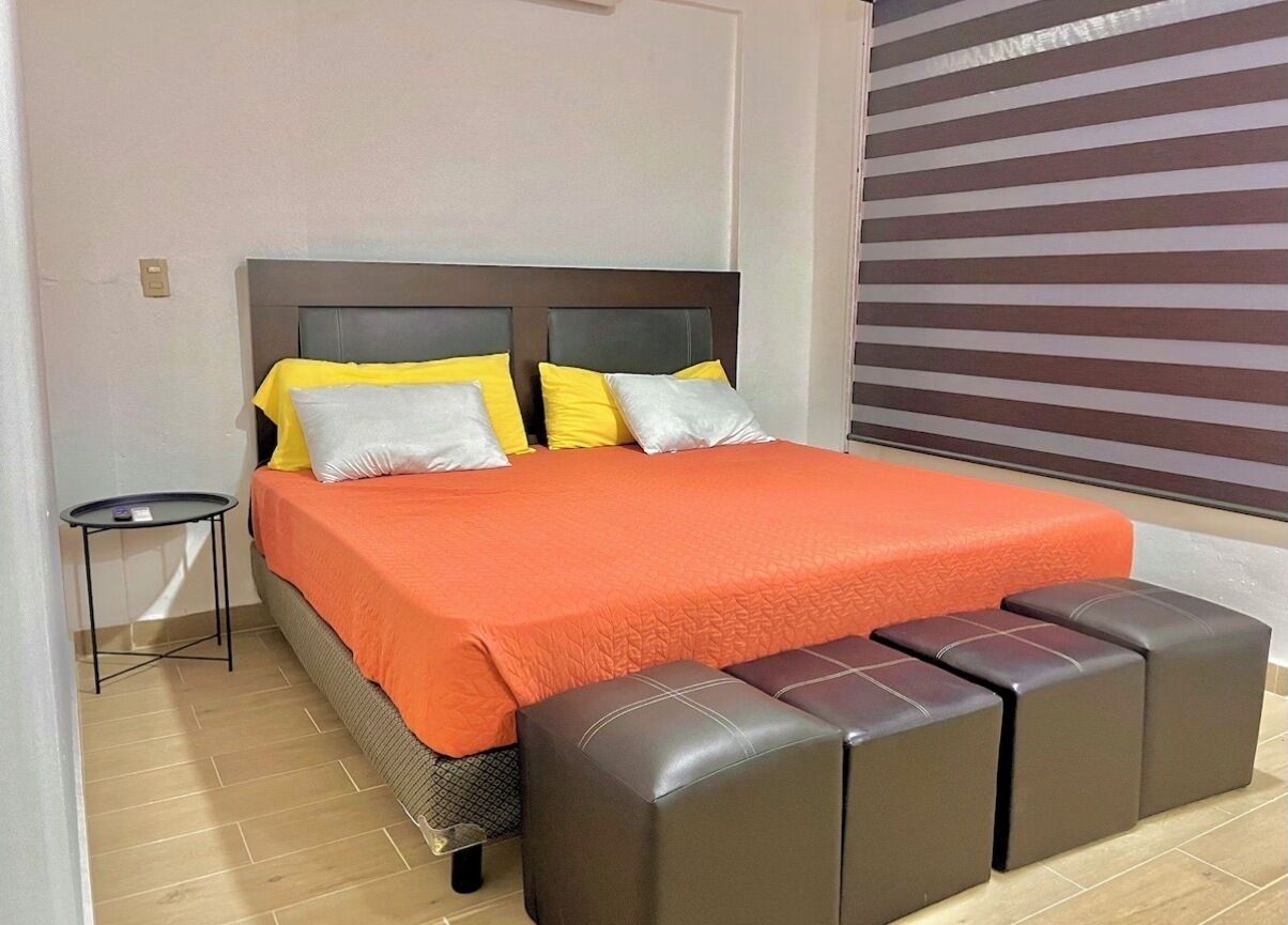 2 bedrooms, internet, bed sheets