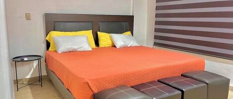 2 bedrooms, internet, bed sheets