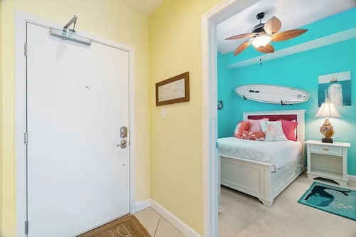Marisol by Book That Condo