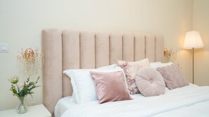 Bed sheets - 2 BR Apts. in JBR Shams 1 by Luxaura (Dubai)