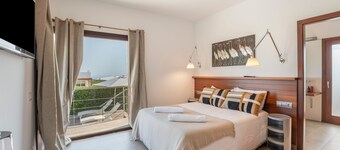 Modern Villa for 9 Guests on the Cliffs of Cala Morell, Menorca