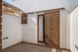Property grounds - Modern Villa for 9 Guests on the Cliffs of Cala Morell, Menorca (Ciutadella)