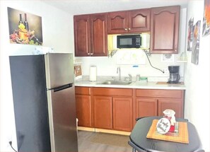 Private kitchen - #33 Private in law suite near USF (Tampa)