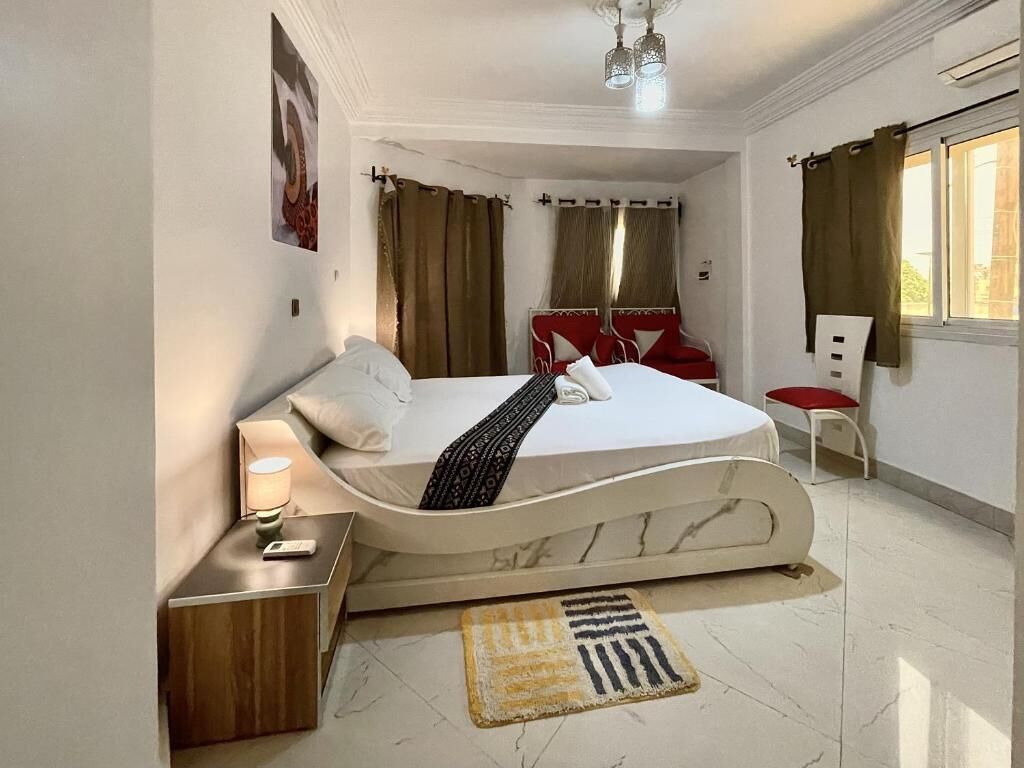 Standard Double Room, 1 Queen Bed, Mobility Accessible, Non Smoking | Free WiFi, bed sheets