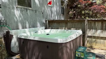Bañera de hidromasaje exterior