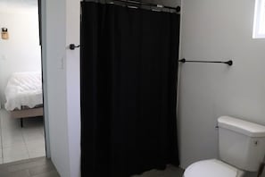 Dusche, Handtücher, Seife, Toilettenpapier