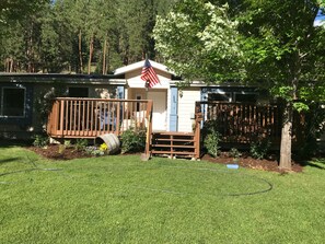 Exterior - The Haven: Secluded Meadow, Nestled in the Pines 4 BD 3 Bath, HOT TUB (Superior)