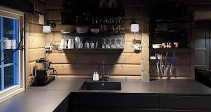 Kongelberget 105 - Exclusive mountain cabin with jacuzzi & Sauna at Bjorli
