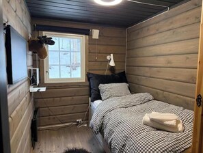 4 bedrooms, WiFi, bed sheets