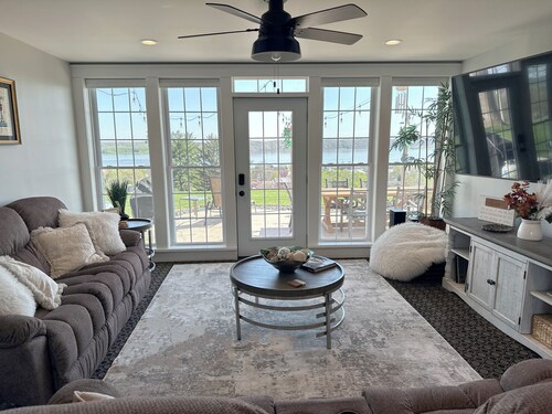 Stunning River Views + Rooftop Deck- Luxury Home for Families & Groups