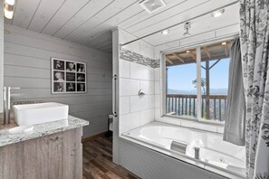 Bathroom - King Suite with River Views, Jetted Tub, & Kitchen (Carroll County)
