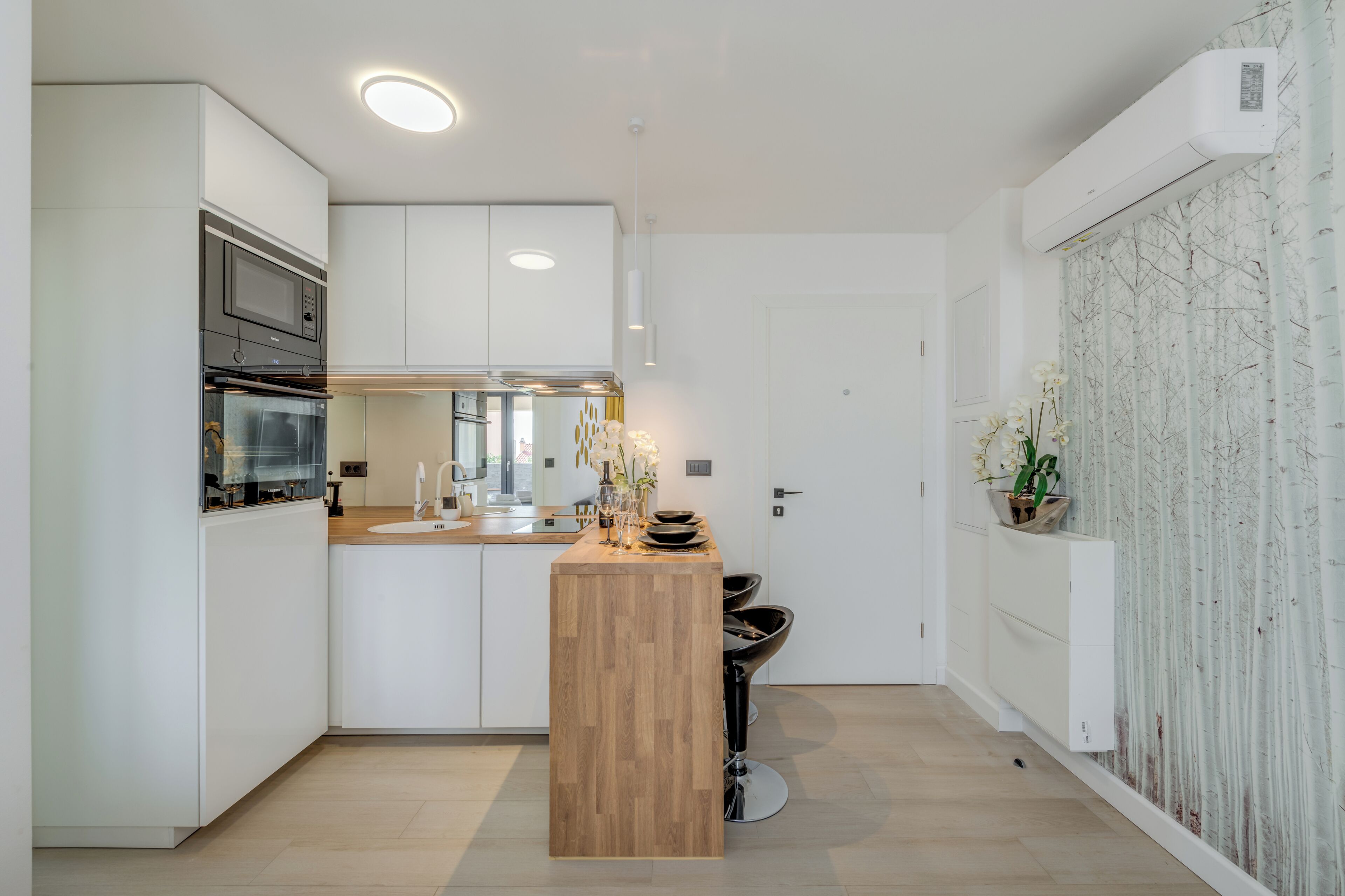 Deluxe Apartment, Mountain View | Private kitchen | Electric kettle