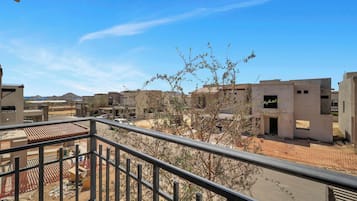 House, Multiple Beds, Pool Access, Partial Ocean View (Farallones 426) | View from room