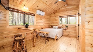 Desk, WiFi, bed sheets