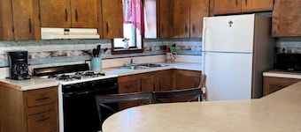 Charming 3 bedroom country home nestled in the Ozarks. Buffalo River/Hiking