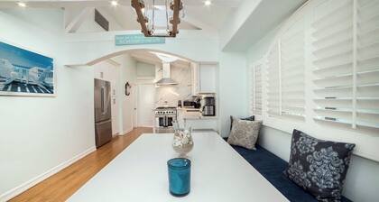 Beach Cottage - 1.5blks to Beach!