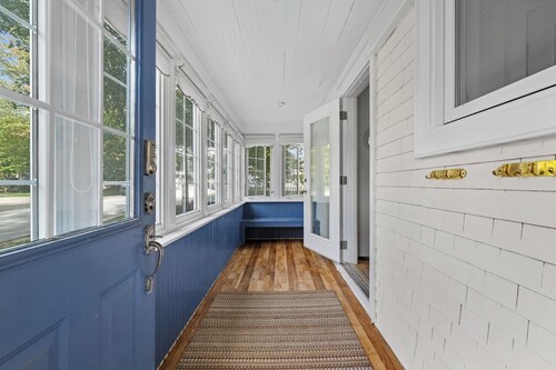 ChesterGuestHouse · Charming Chester Classic in Village Core