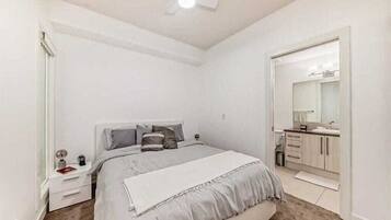 WiFi, bed sheets