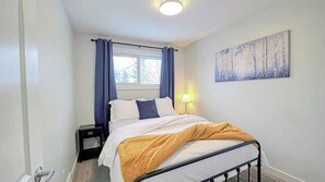 Cuna de viaje, wifi y ropa de cama 