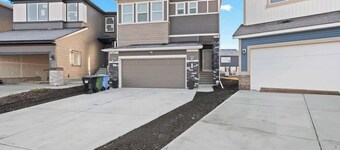 Modern 2BR Suite Private Entry Spruce Meadows