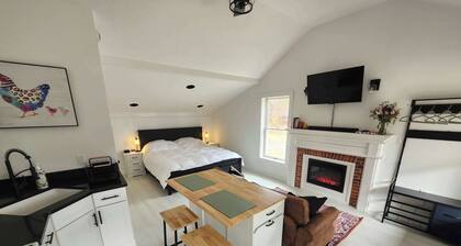 349 Reber Sunset Studio