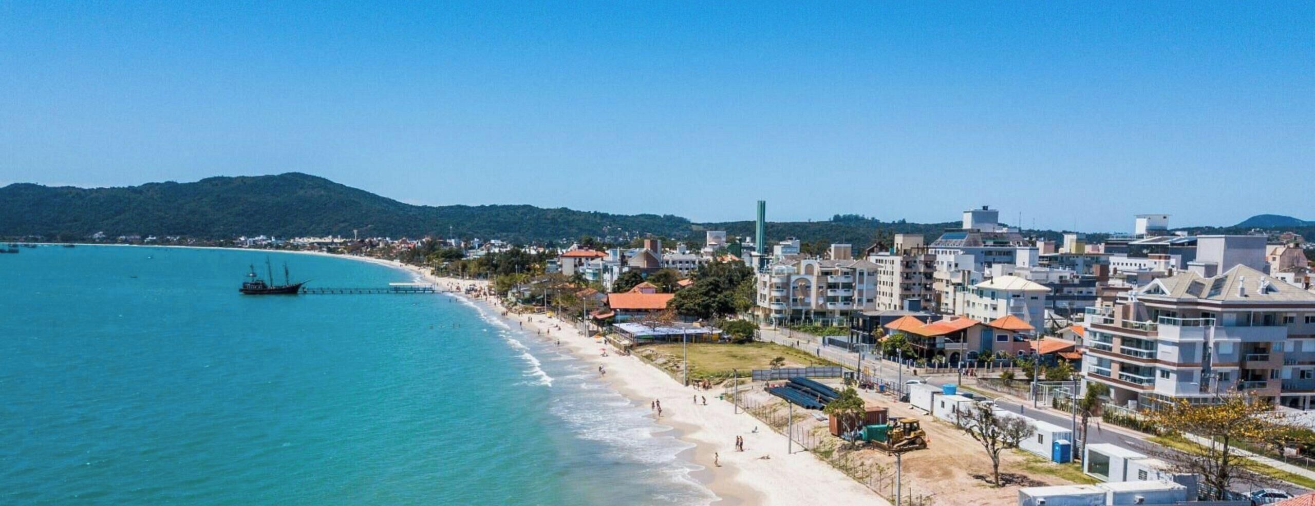 Premium-huoneisto, pääsy uima-altaalle, kaupunkinäköala | Ranta